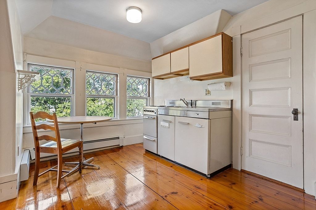 7 Oneil St, Hudson, MA 01749