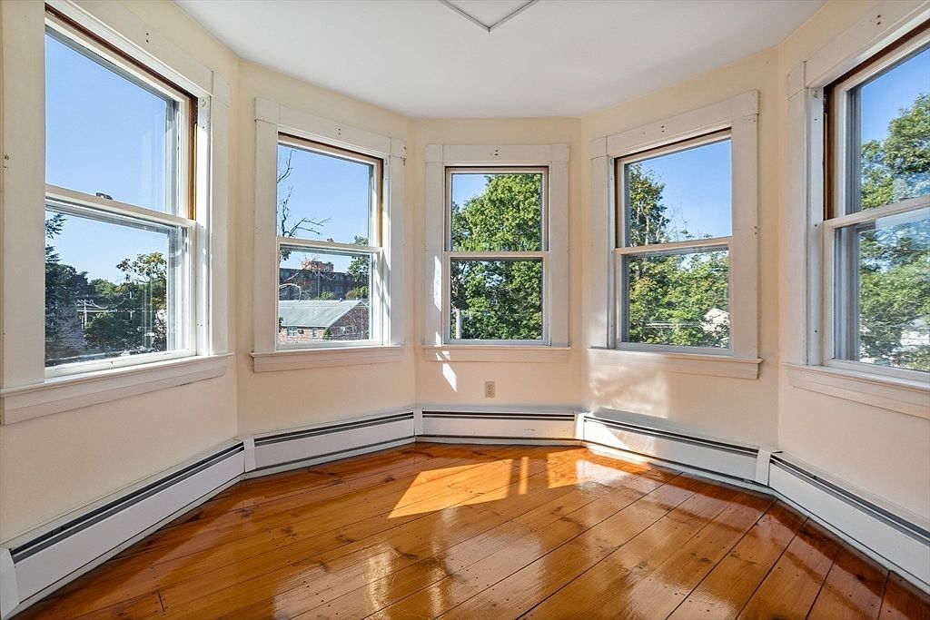 7 Oneil St, Hudson, MA 01749