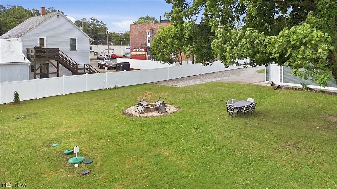 108 W Main St, South Amherst, OH 44001