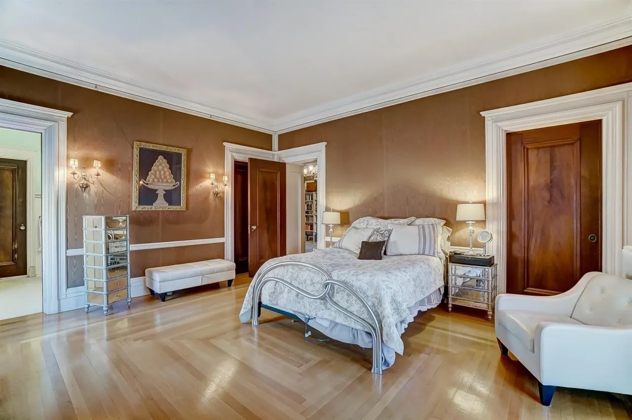More featured at 3886 Reading Rd, Cincinnati, OH, 45229 (19)