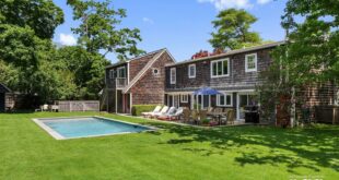 1 Overlook Rd, Brookhaven, NY 11719