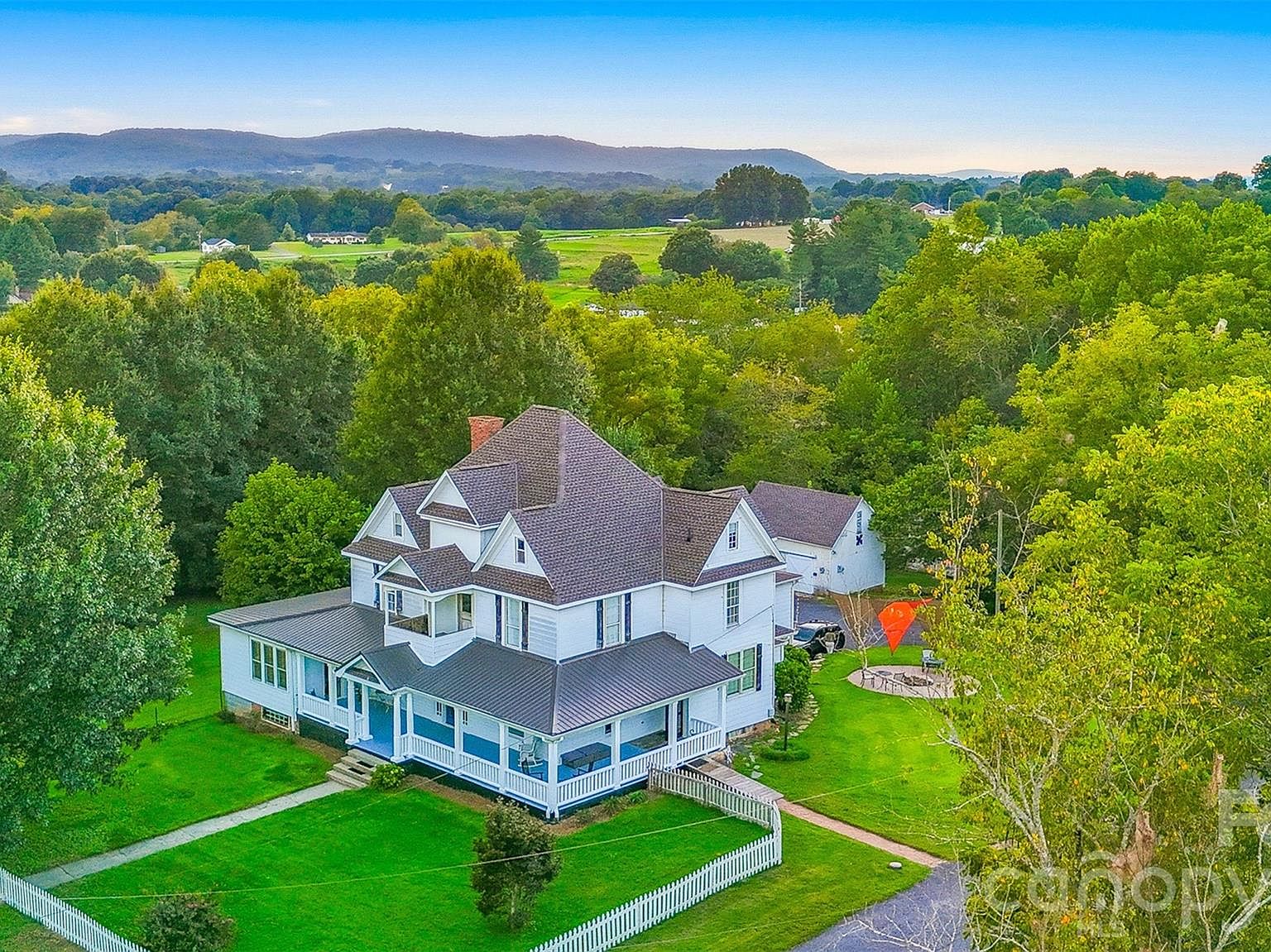 2386 Liledoun Rd, Taylorsville, NC 28681