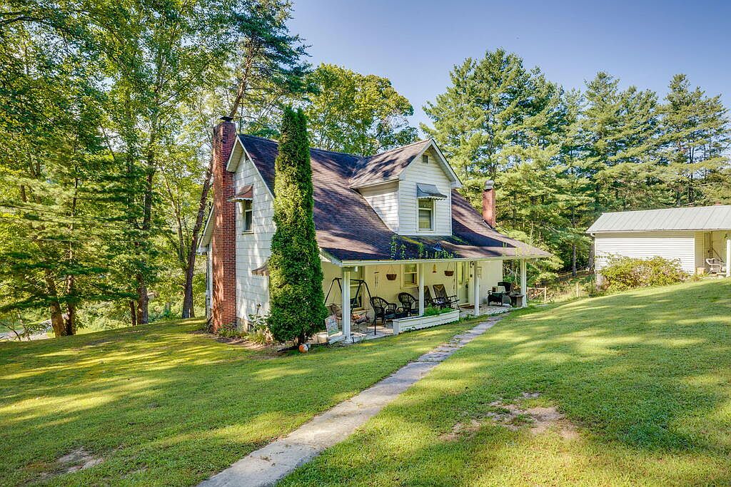 3808 Combs Ridge Rd, Honaker, VA 24260