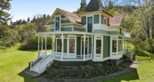 704 3rd Ave, Mosier, OR 97040