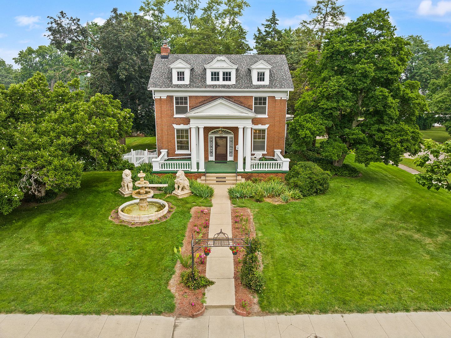 321 Park Ave E, Princeton, IL 61356