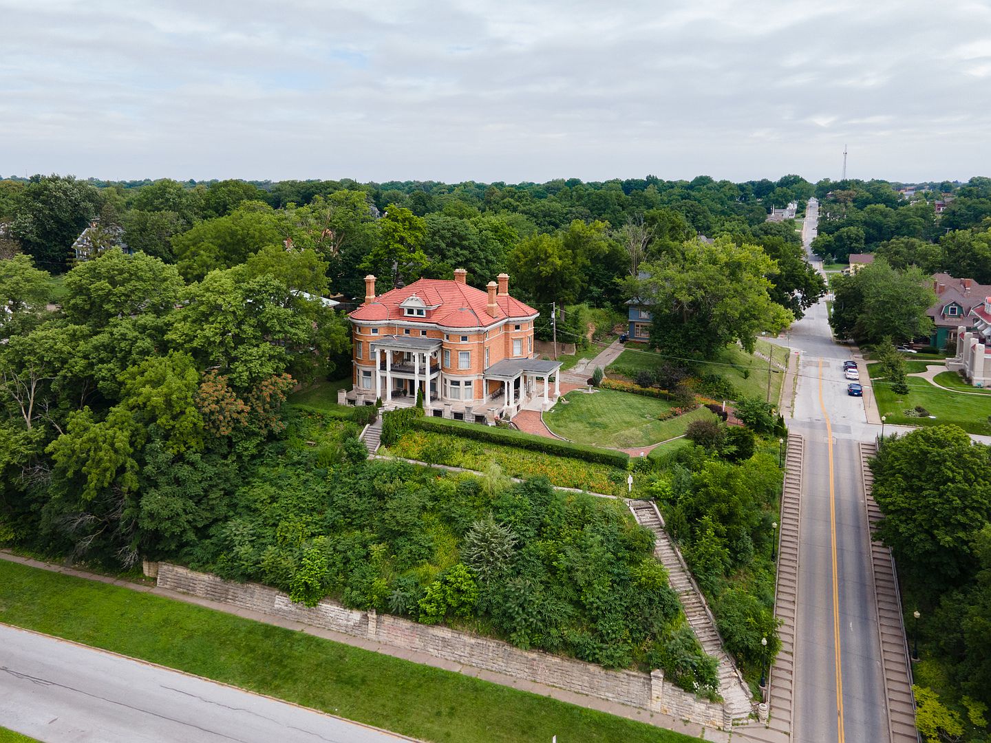 412 W 6th St, Davenport, IA 52803