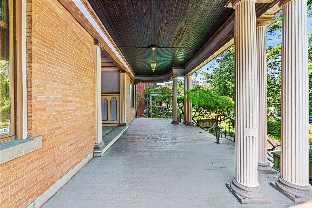 4754 Wallingford St, Pittsburgh, PA 15213