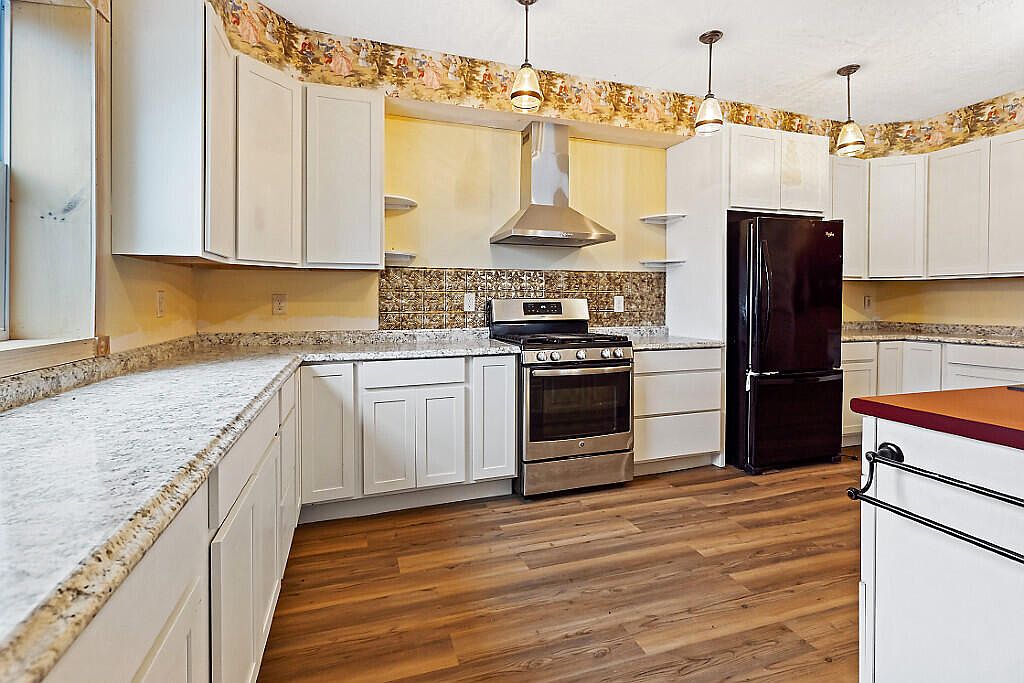 1135 E Pittston Road, Pittston, ME 04345