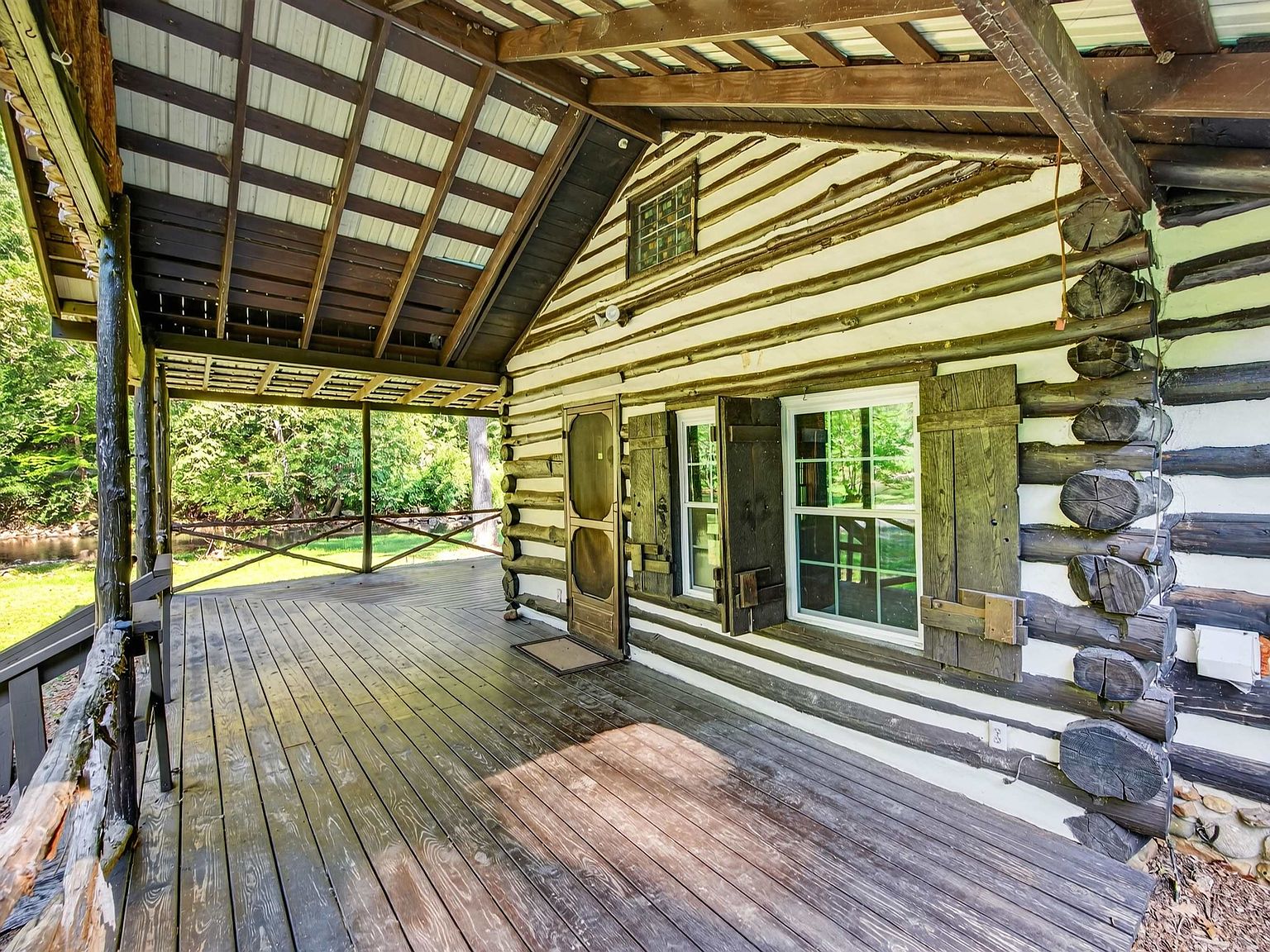 1949 Wolf Creek Hwy, Narrows, VA 24124
