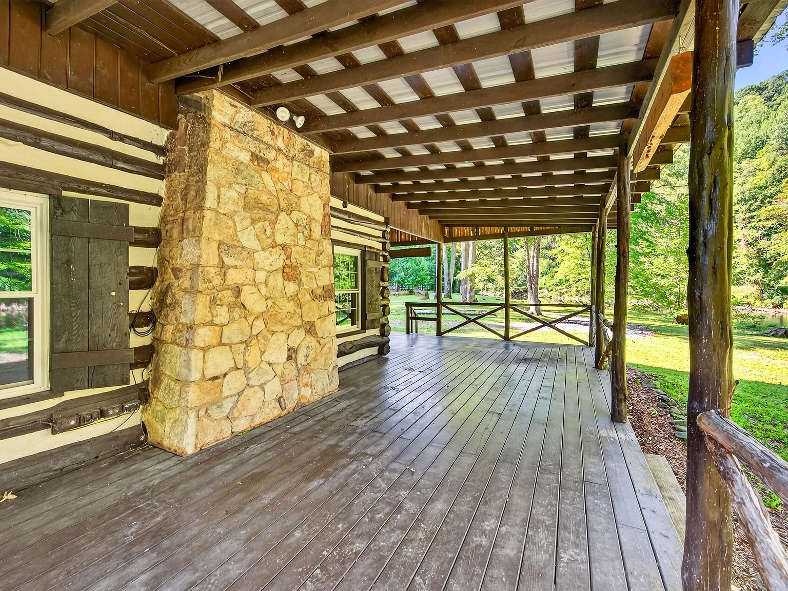 1949 Wolf Creek Hwy, Narrows, VA 24124