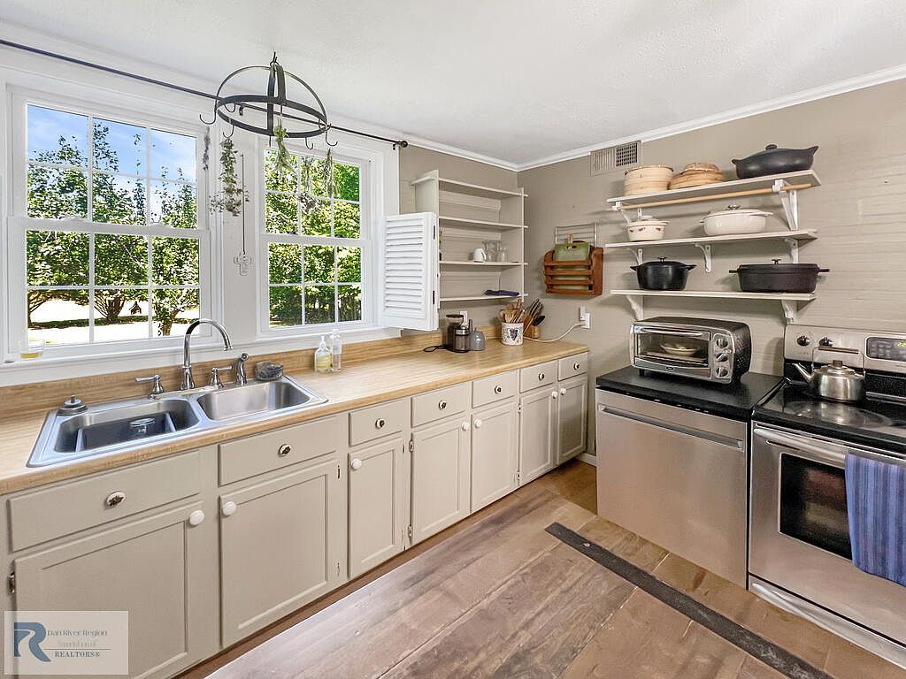 1272 Museville Rd, Chatham, VA 24531