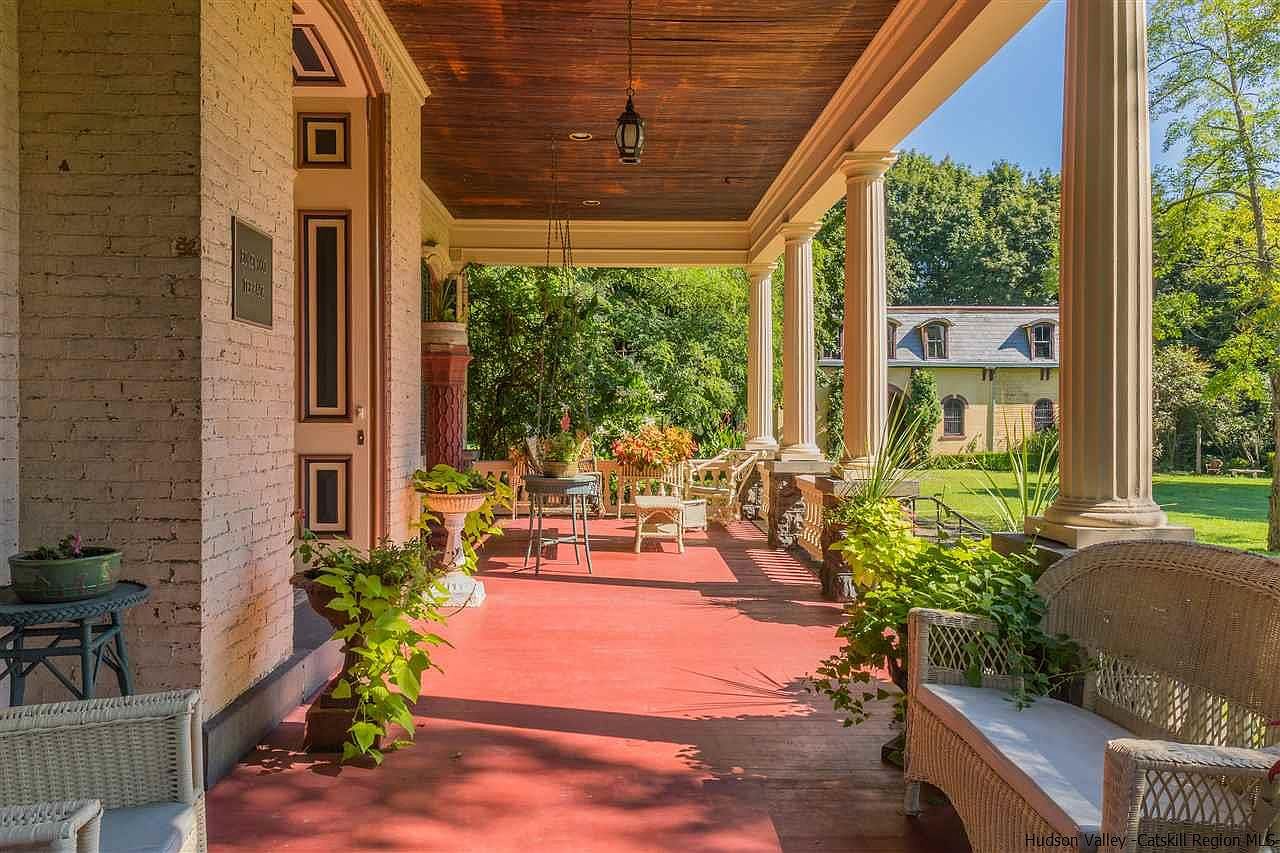 132 Lindsley Ave, Kingston, NY 12401