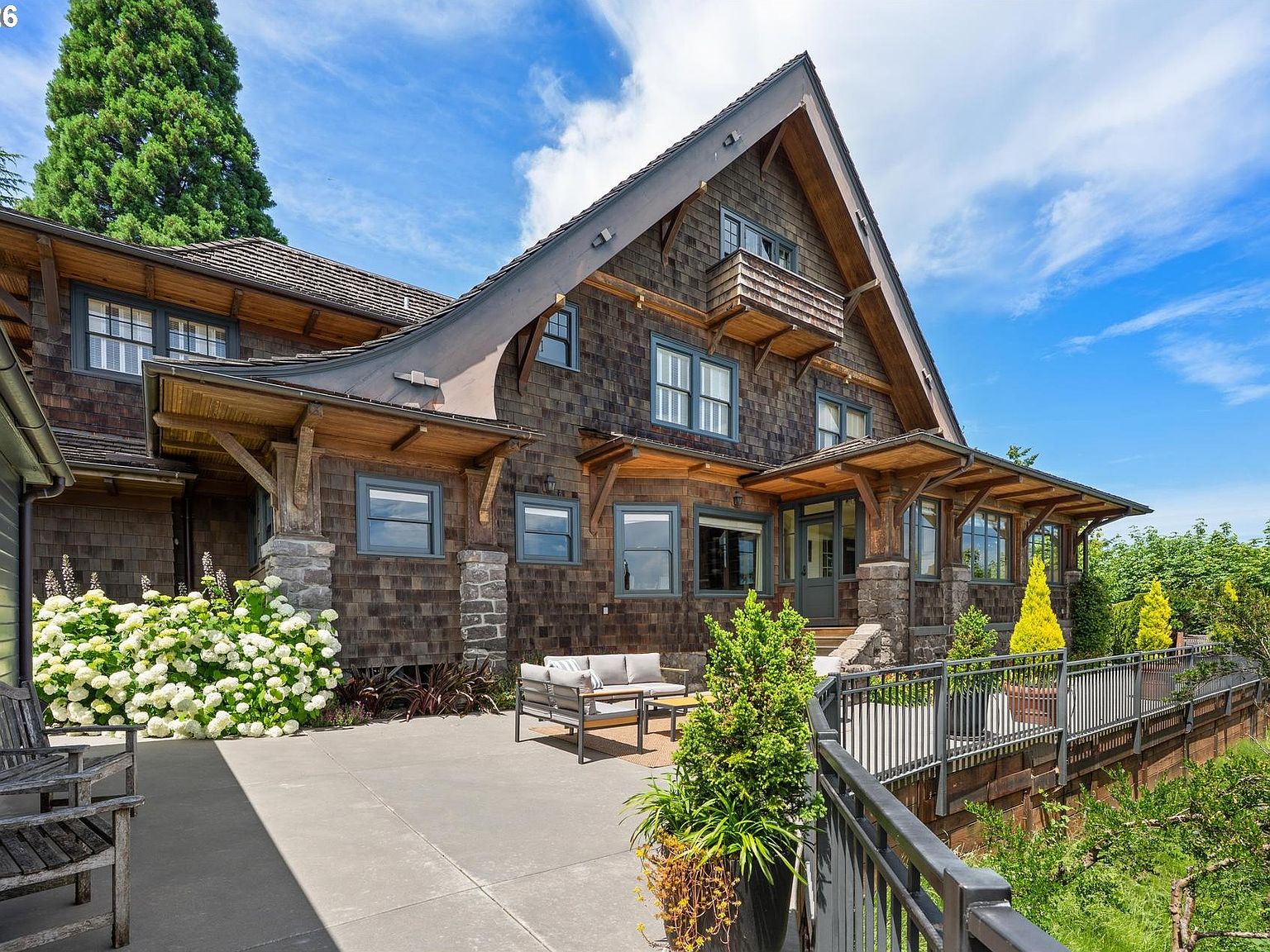 1960 SW 16th Ave, Portland, OR 97201