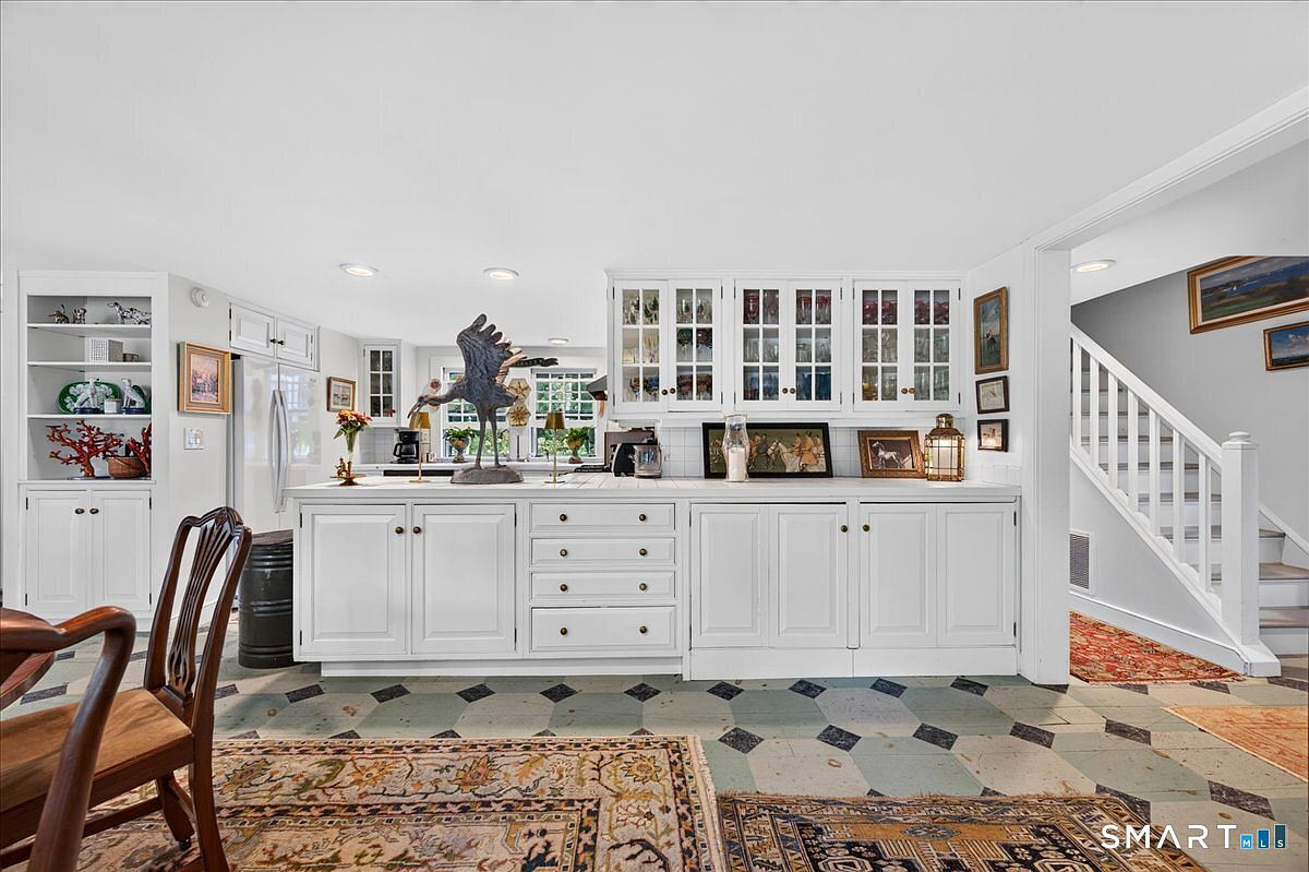 25 Johnny Cake Hill Road, Old Lyme, CT 06371