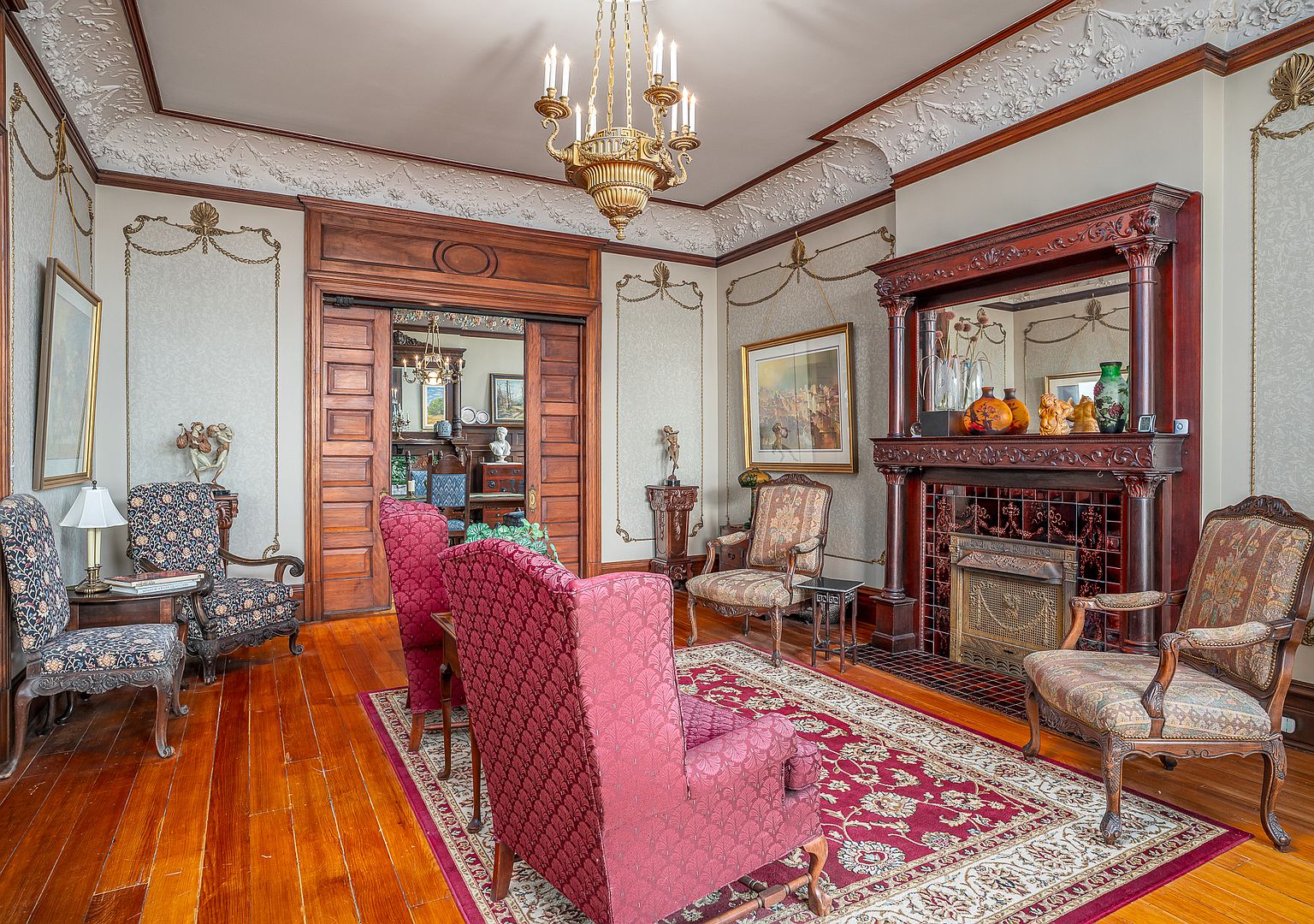 412 W 6th St, Davenport, IA 52803