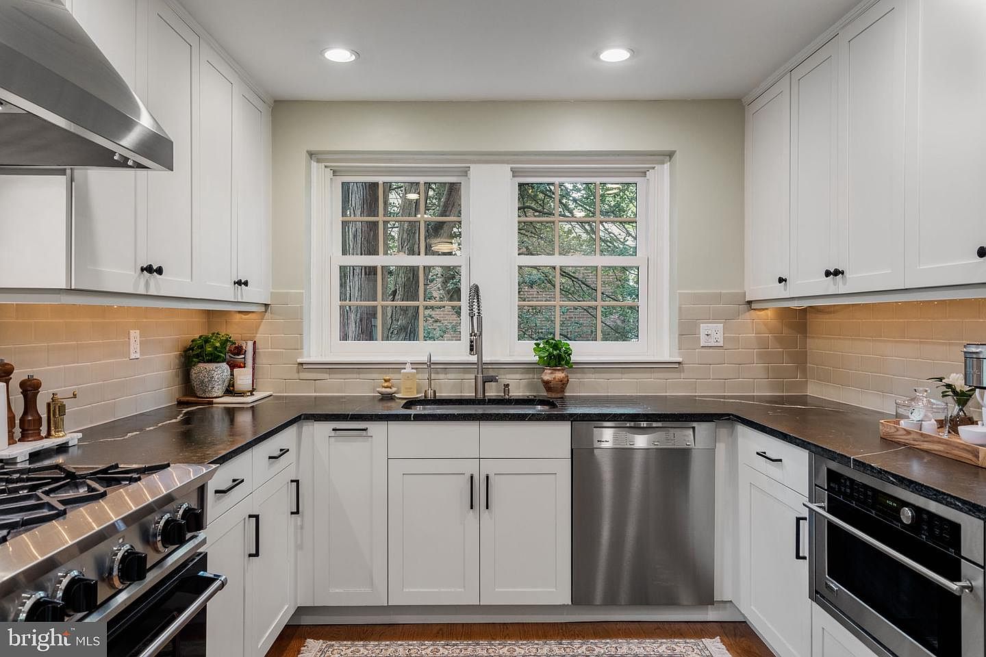 7901 Cobden Rd, Glenside, PA 19038