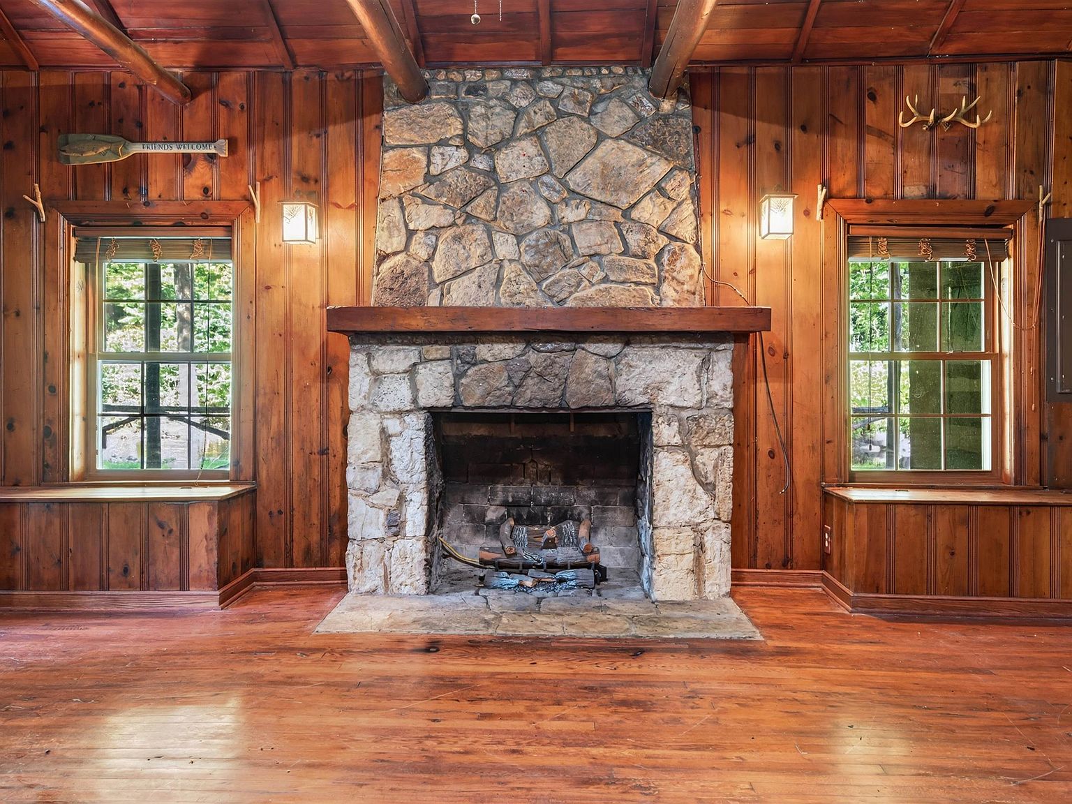1949 Wolf Creek Hwy, Narrows, VA 24124