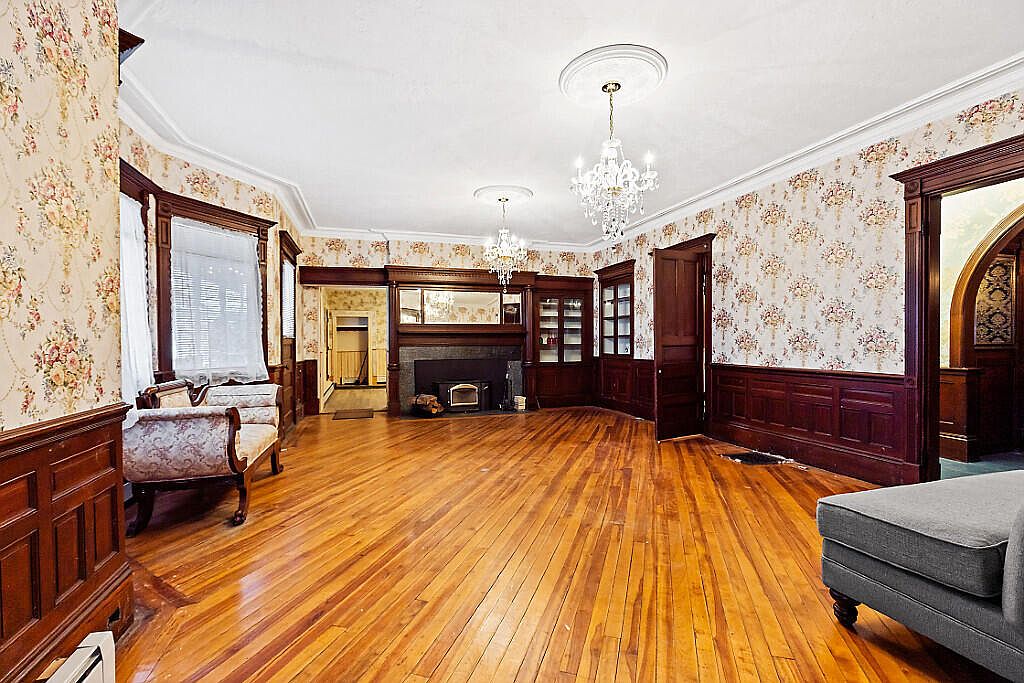 1135 E Pittston Road, Pittston, ME 04345