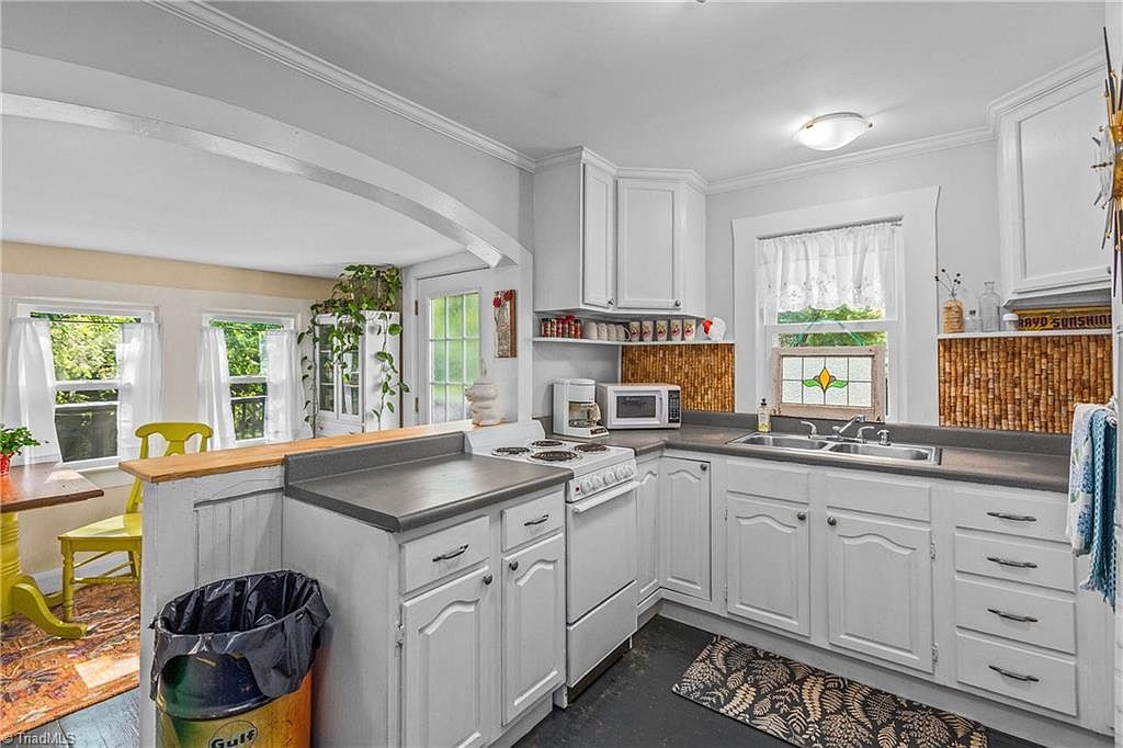 387 Austin Traphill Rd, Elkin, NC 28621