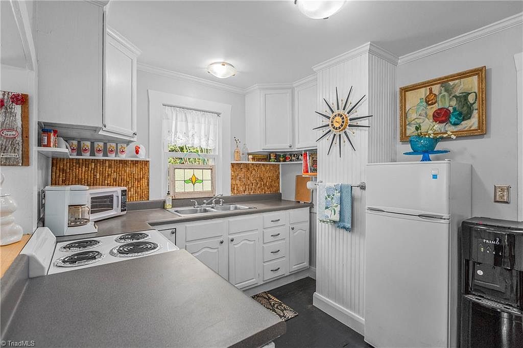 387 Austin Traphill Rd, Elkin, NC 28621