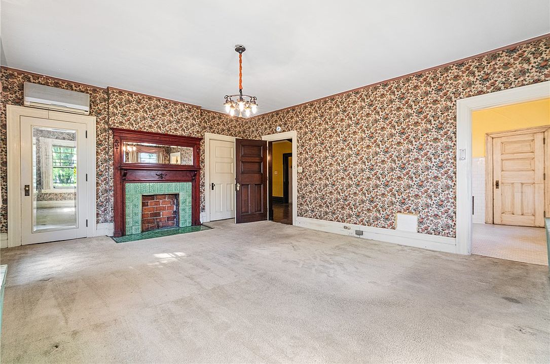 4754 Wallingford St, Pittsburgh, PA 15213