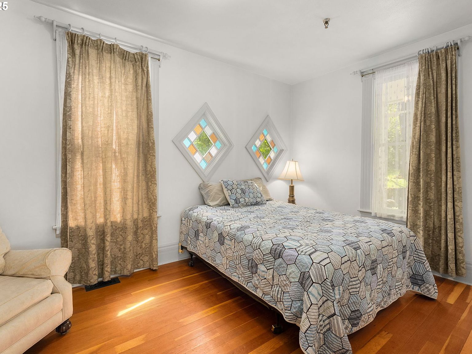 704 3rd Ave, Mosier, OR 97040