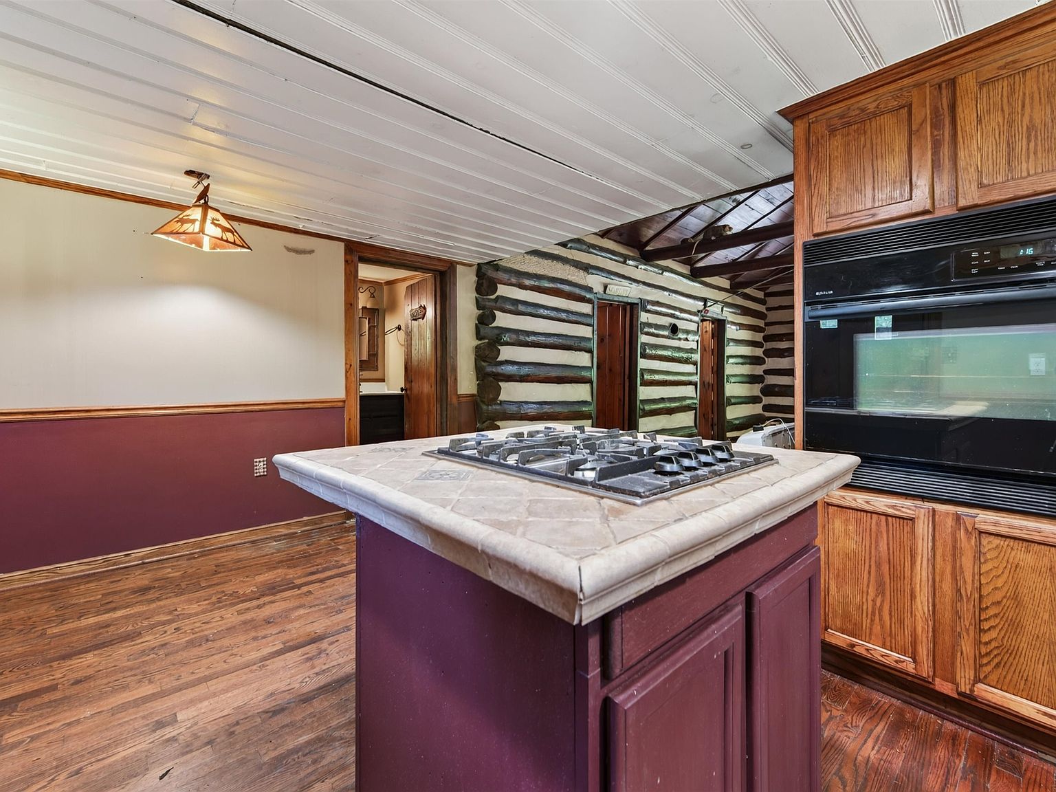 1949 Wolf Creek Hwy, Narrows, VA 24124