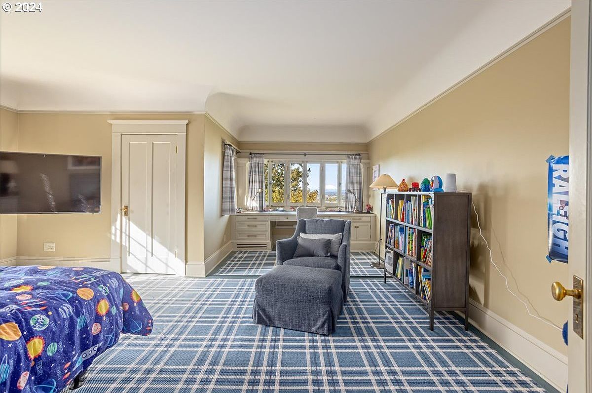 1960 SW 16th Ave, Portland, OR 97201