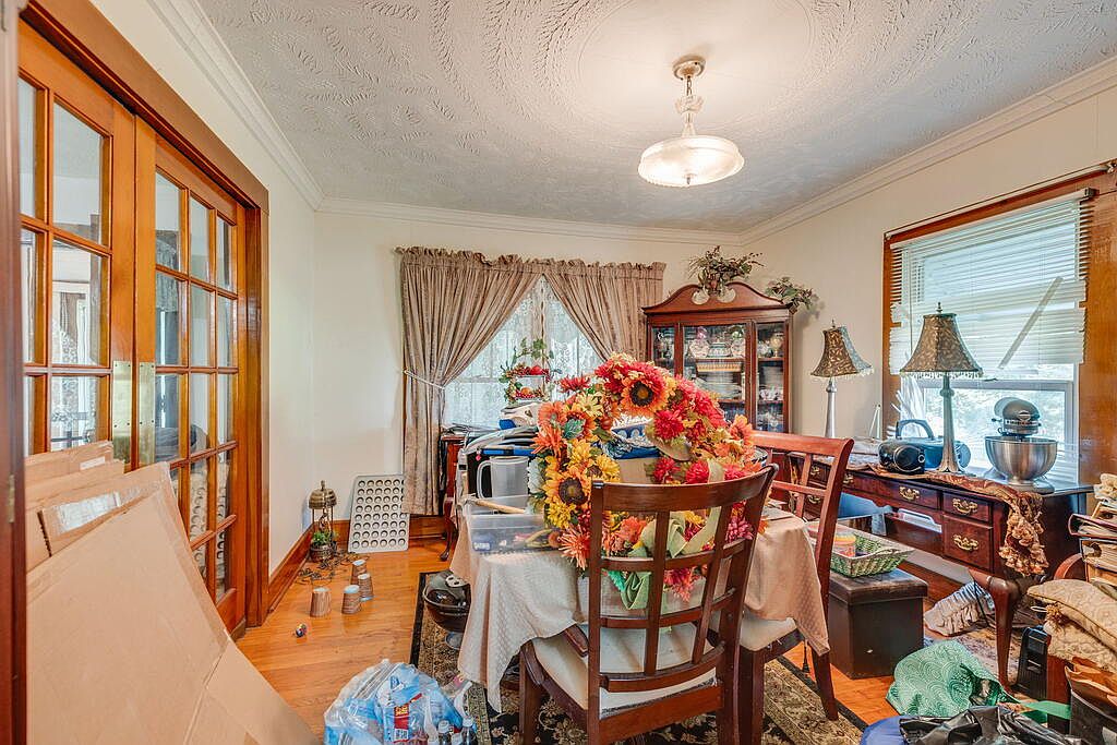 3808 Combs Ridge Rd, Honaker, VA 24260