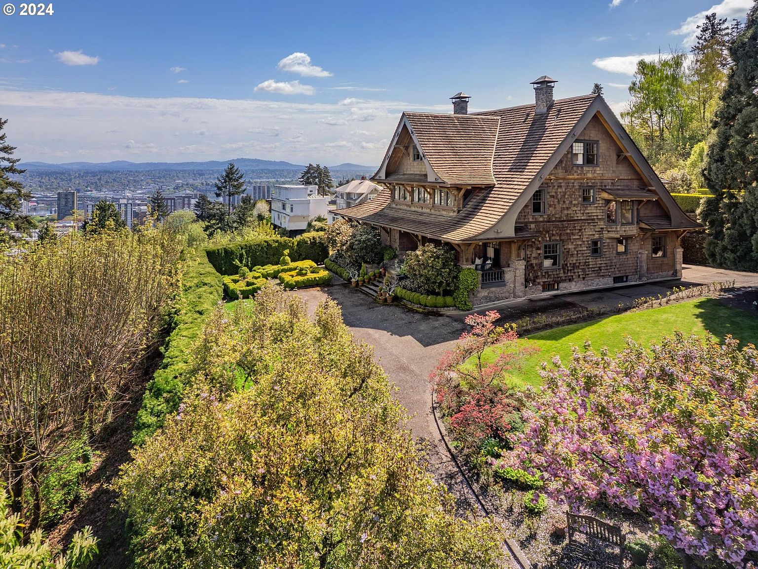 1960 SW 16th Ave, Portland, OR 97201