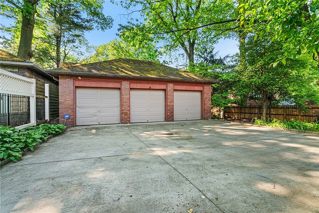 4754 Wallingford St, Pittsburgh, PA 15213