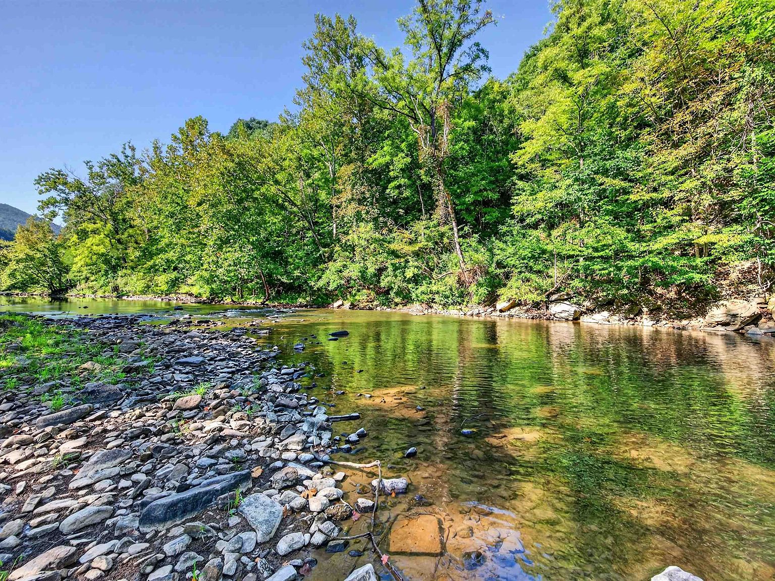 1949 Wolf Creek Hwy, Narrows, VA 24124