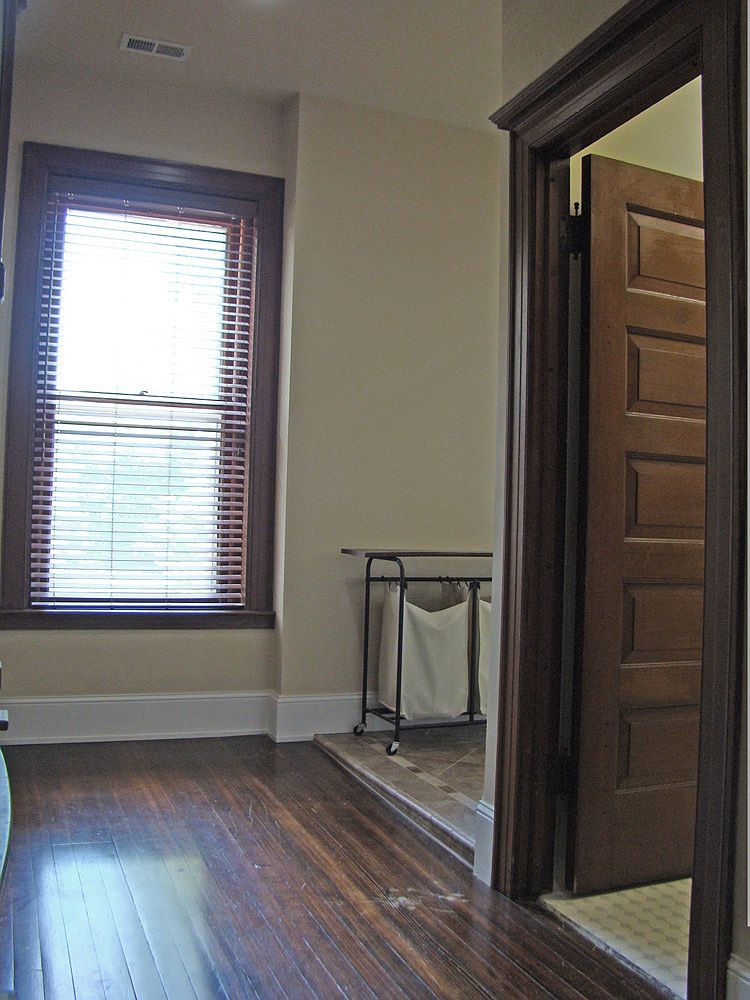 412 W 6th St, Davenport, IA 52803