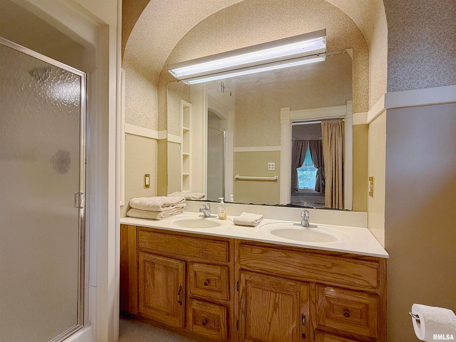 559 N Chambers St, Galesburg, IL 61401