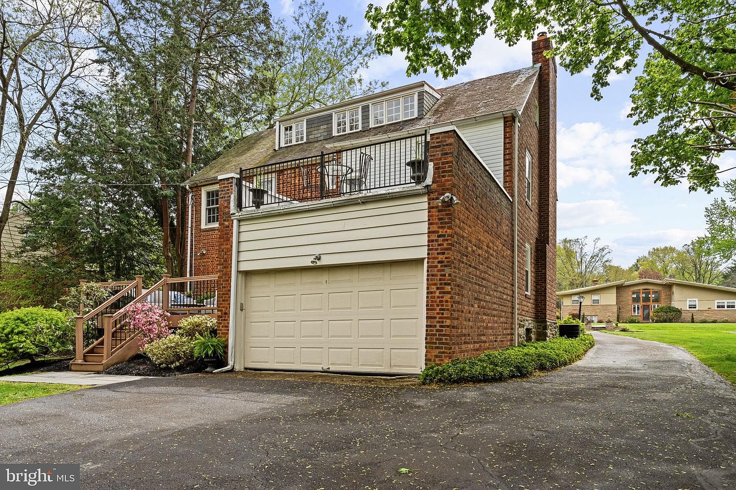 7901 Cobden Rd, Glenside, PA 19038