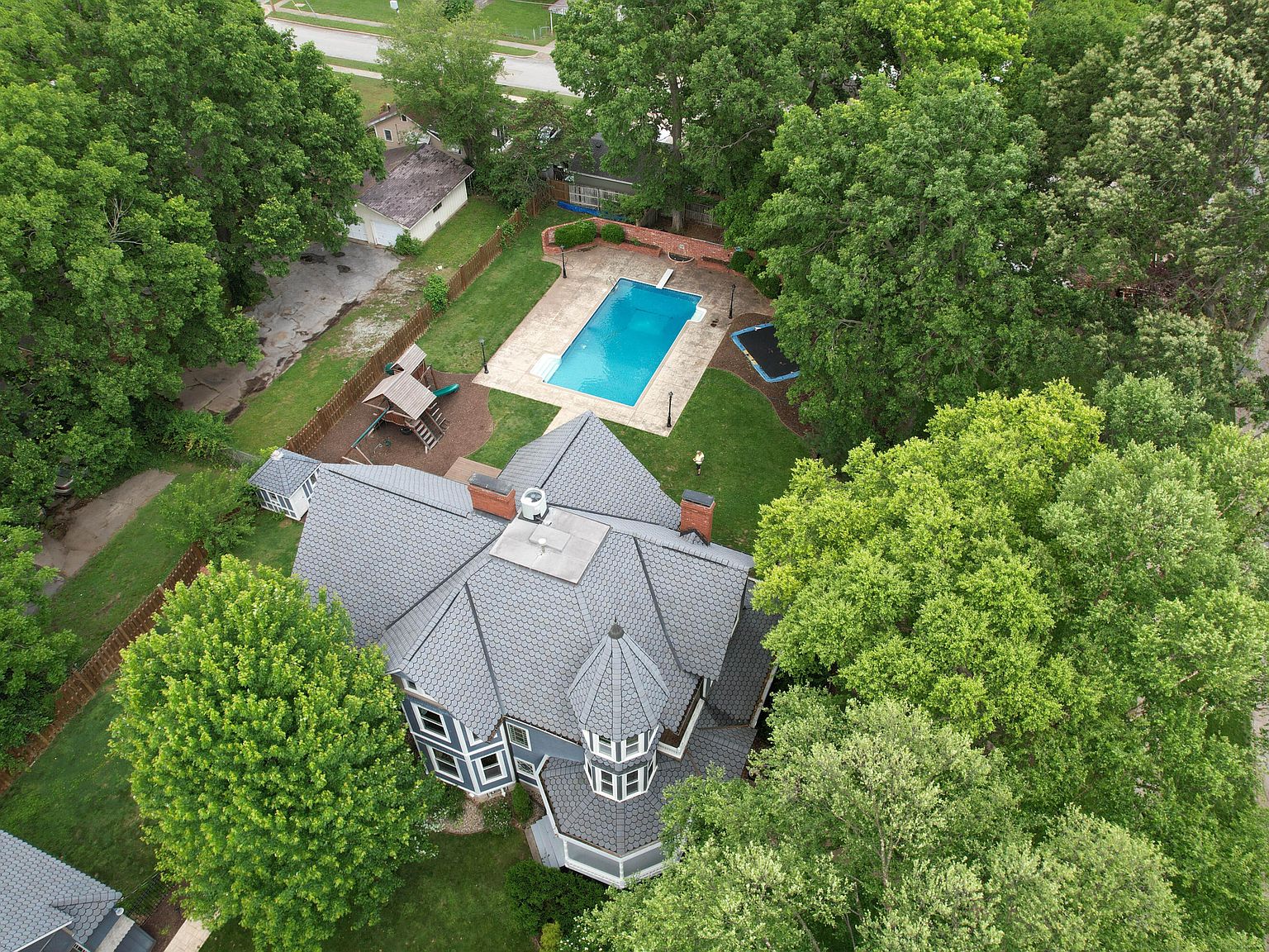 021-1435-e-walnut-street-springfield-mo-65802