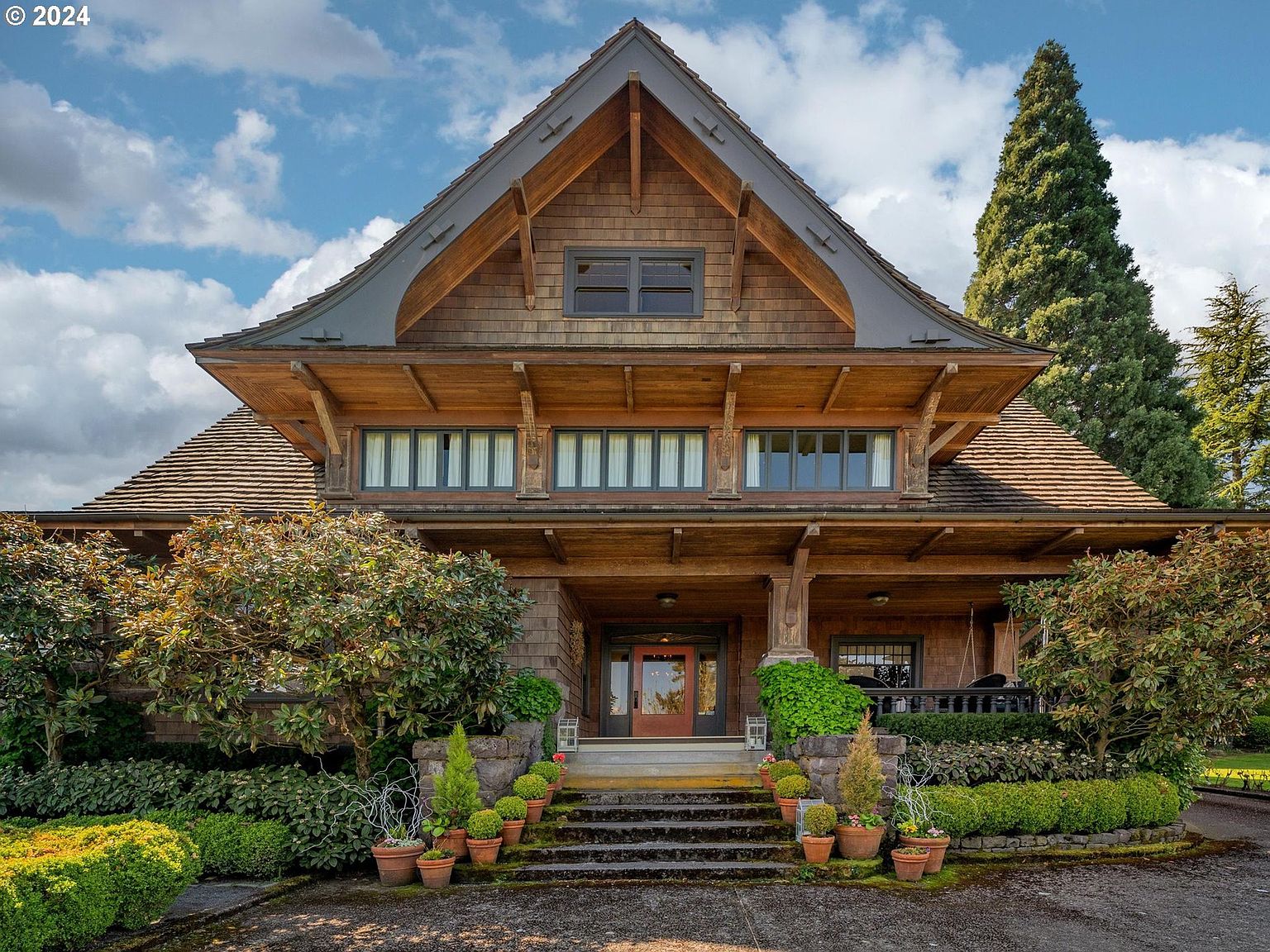 1960 SW 16th Ave, Portland, OR 97201