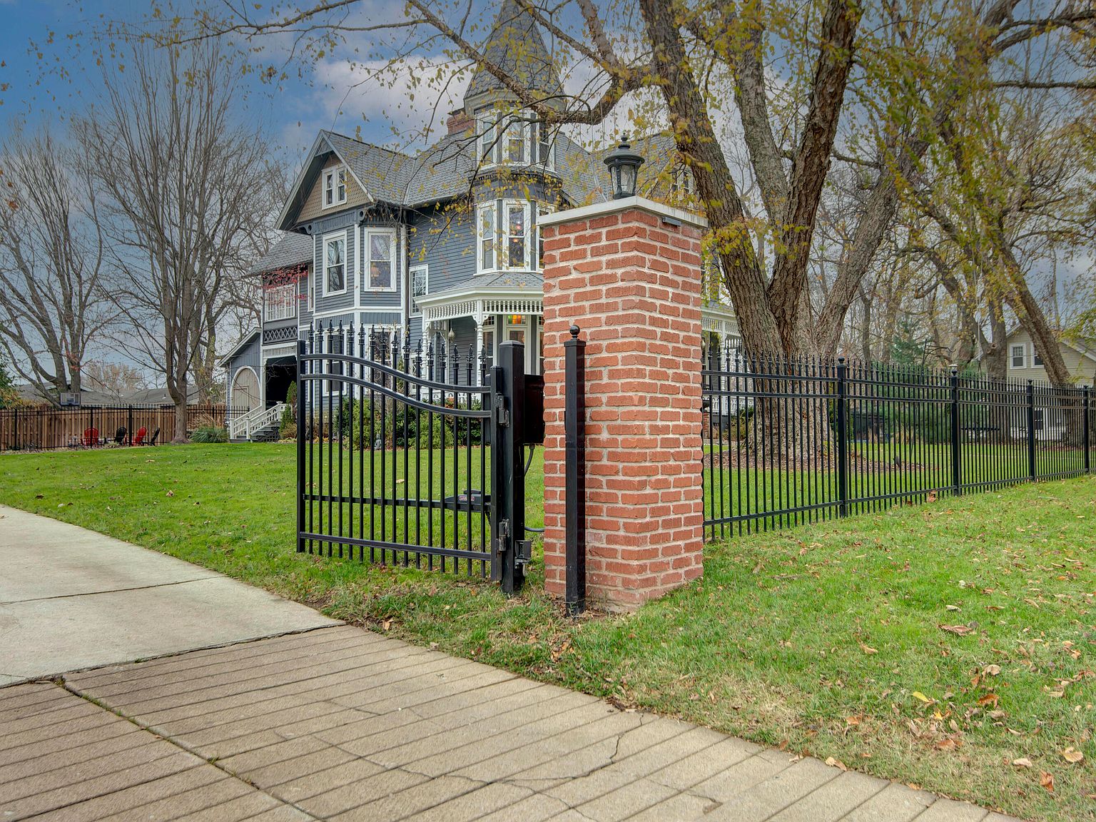 022-1435-e-walnut-street-springfield-mo-65802