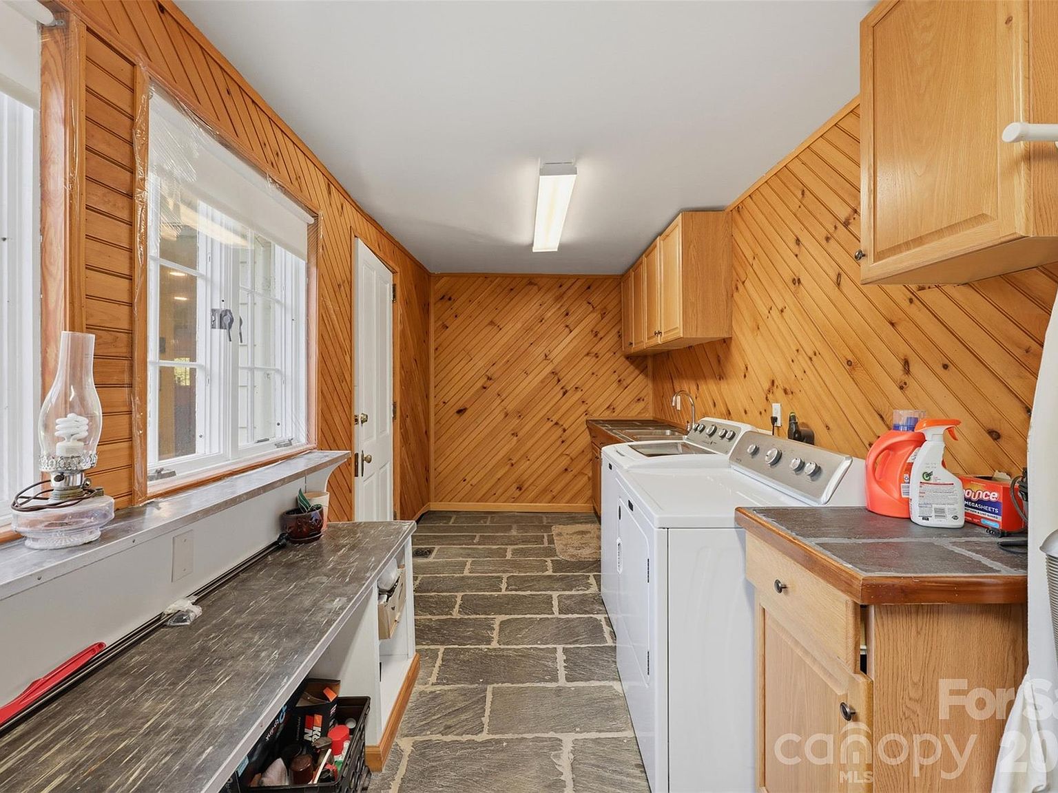 2386 Liledoun Rd, Taylorsville, NC 28681