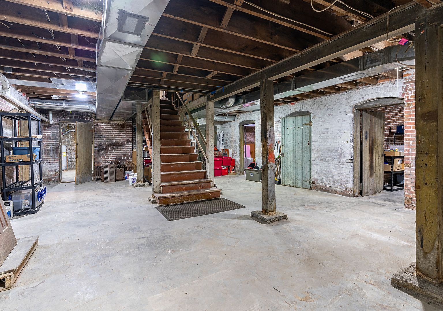 412 W 6th St, Davenport, IA 52803