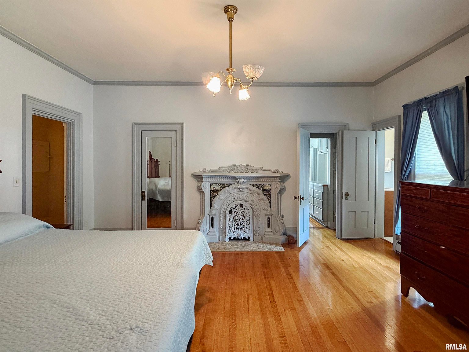 559 N Chambers St, Galesburg, IL 61401