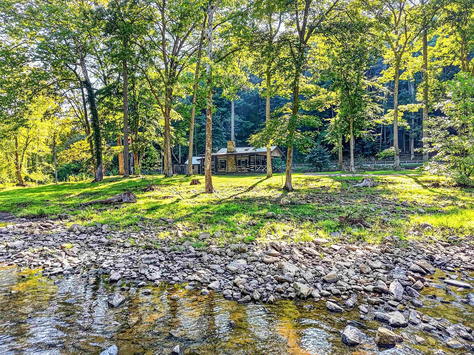 1949 Wolf Creek Hwy, Narrows, VA 24124