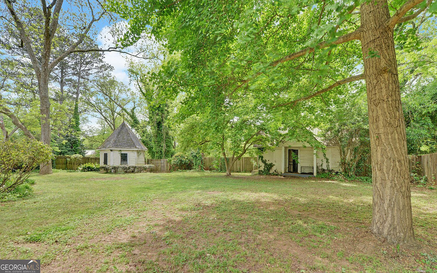 252 Benson St, Hartwell, GA 30643