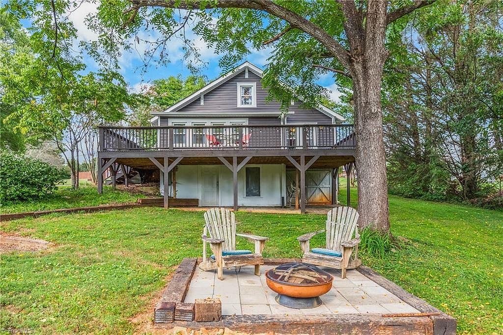 387 Austin Traphill Rd, Elkin, NC 28621