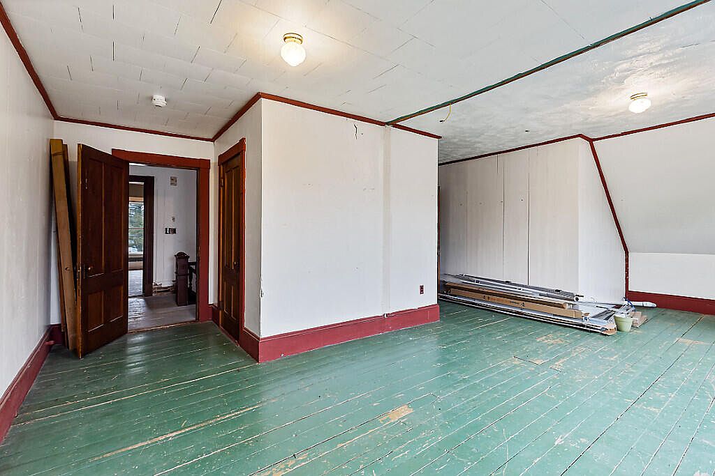 1135 E Pittston Road, Pittston, ME 04345