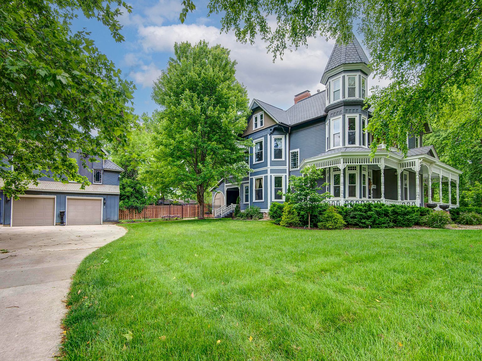 1435 E Walnut Street, Springfield, MO 65802