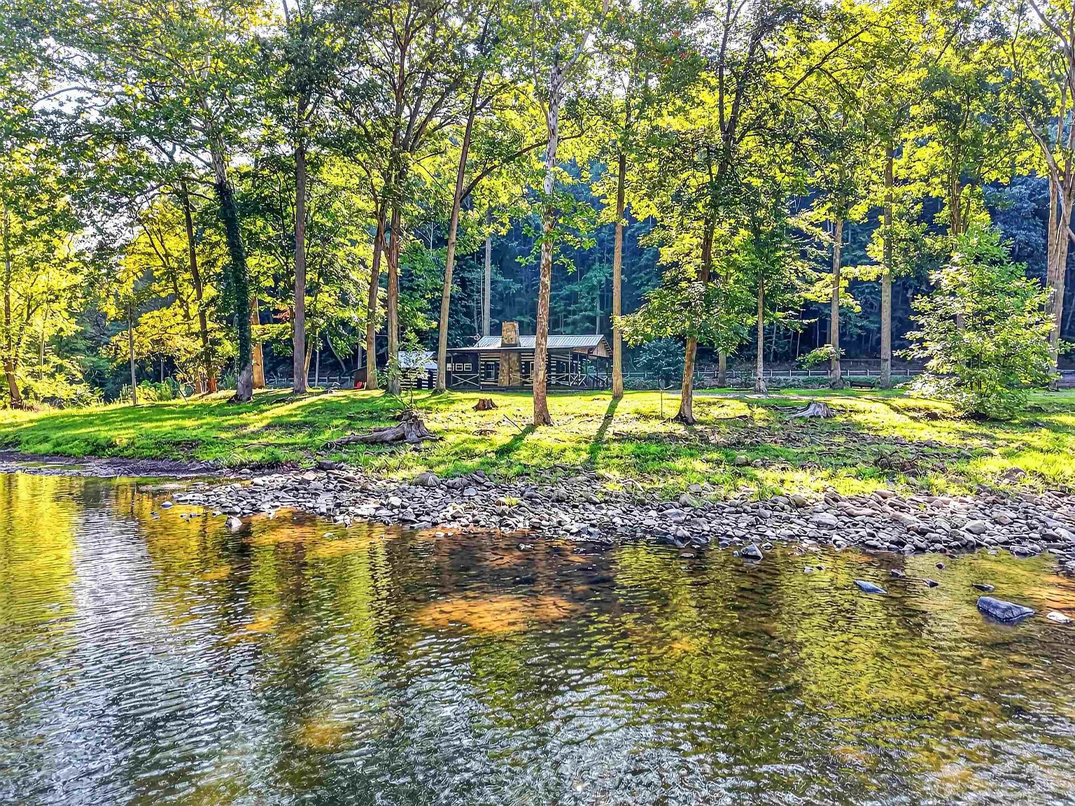 1949 Wolf Creek Hwy, Narrows, VA 24124