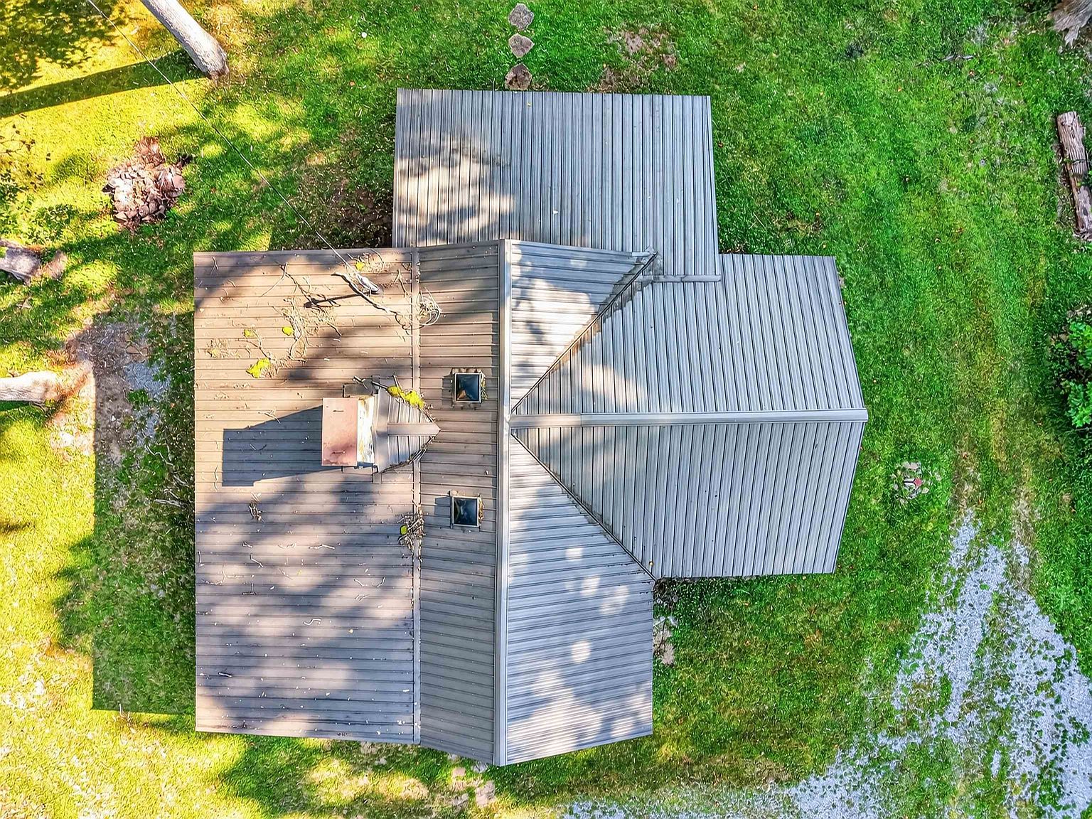 1949 Wolf Creek Hwy, Narrows, VA 24124