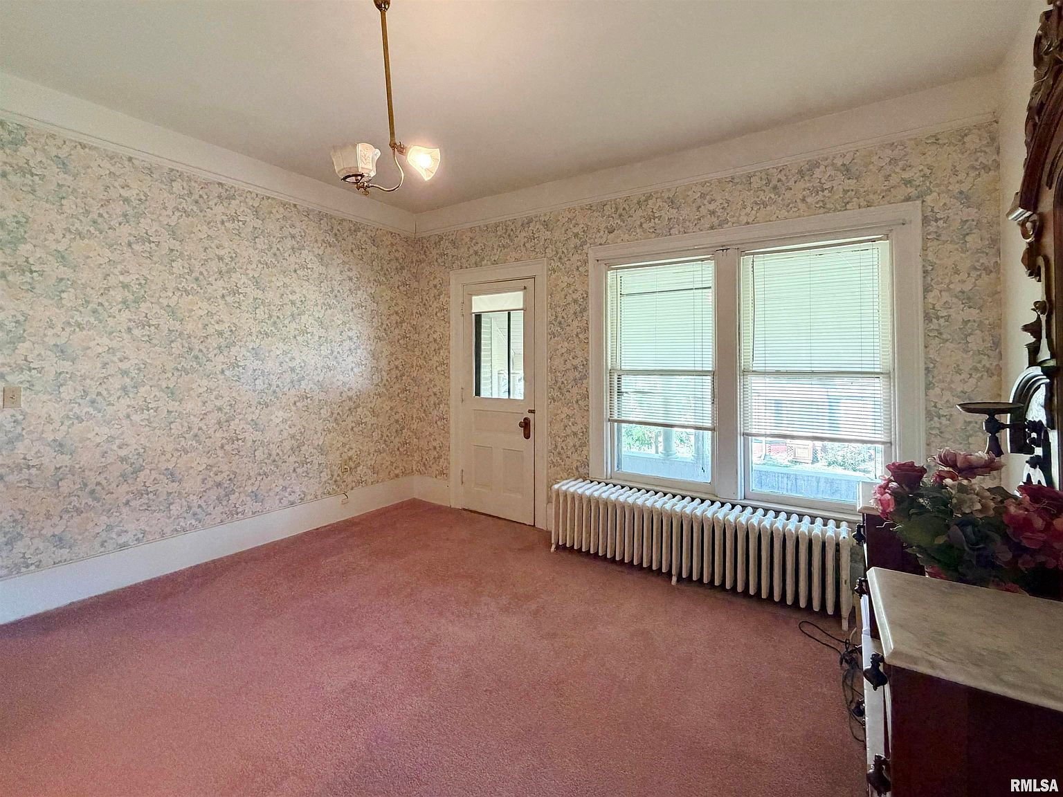 559 N Chambers St, Galesburg, IL 61401
