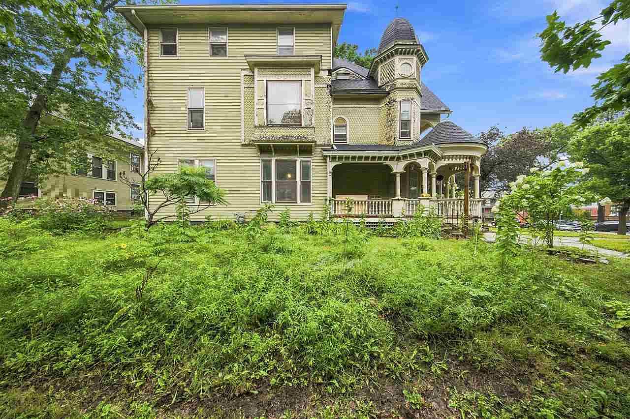 935 E College St, Iowa City, IA 52240
